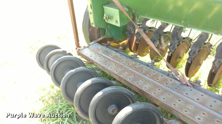 image for item DA5634 (2) John Deere 830 grain drills