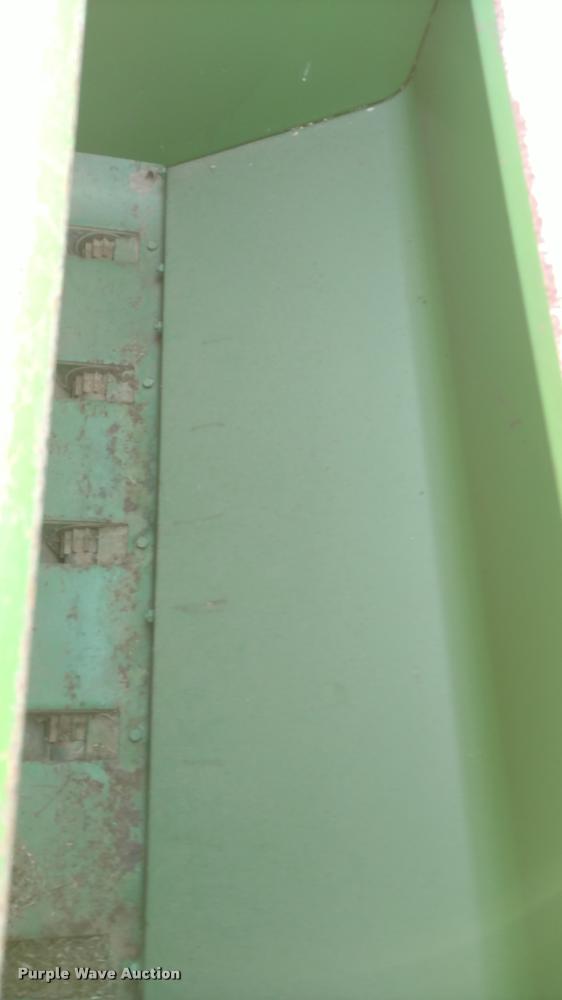 image for item DA5634 (2) John Deere 830 grain drills