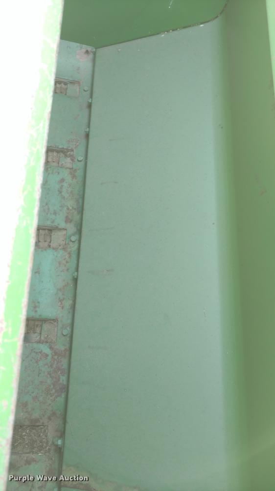 image for item DA5634 (2) John Deere 830 grain drills