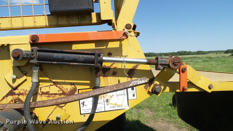 image for item DA6149 Vermeer BP8000 bale processor