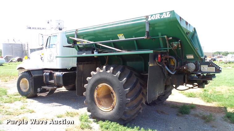 image for item DA6775 1996 International 2554 Stahly applicator truck