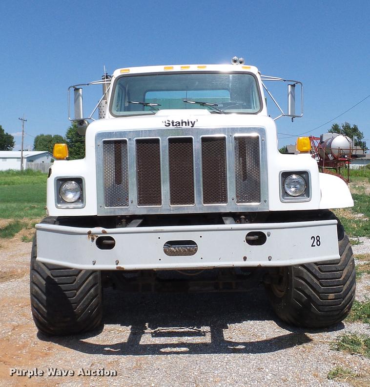 image for item DA6775 1996 International 2554 Stahly applicator truck