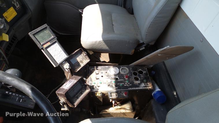 image for item DA6775 1996 International 2554 Stahly applicator truck