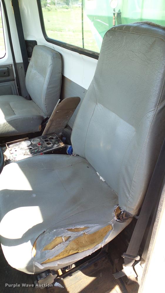 image for item DA6775 1996 International 2554 Stahly applicator truck