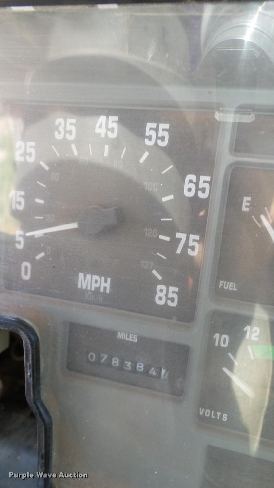 image for item DA6775 1996 International 2554 Stahly applicator truck