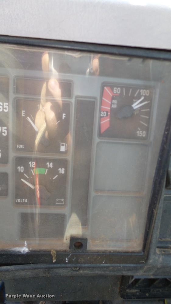 image for item DA6775 1996 International 2554 Stahly applicator truck