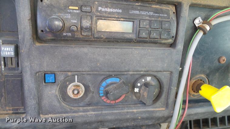 image for item DA6775 1996 International 2554 Stahly applicator truck