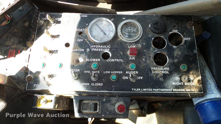 image for item DA6775 1996 International 2554 Stahly applicator truck