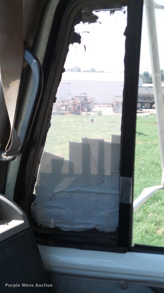 image for item DA6775 1996 International 2554 Stahly applicator truck