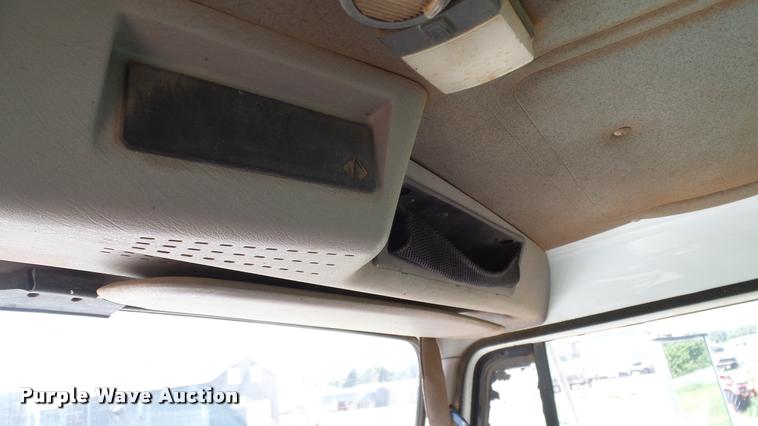 image for item DA6775 1996 International 2554 Stahly applicator truck