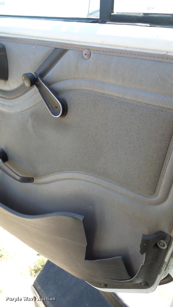 image for item DA6775 1996 International 2554 Stahly applicator truck