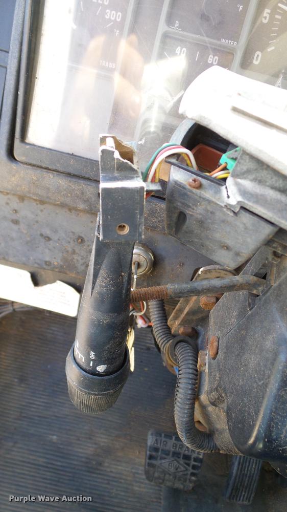 image for item DA6775 1996 International 2554 Stahly applicator truck