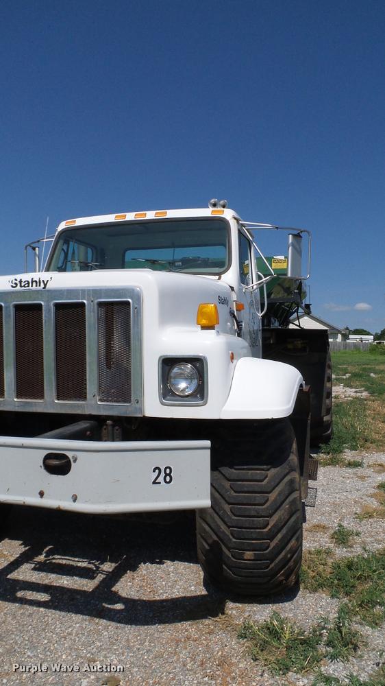 image for item DA6775 1996 International 2554 Stahly applicator truck