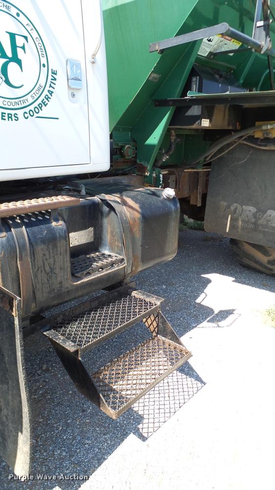 image for item DA6775 1996 International 2554 Stahly applicator truck