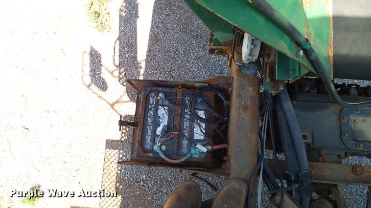 image for item DA6775 1996 International 2554 Stahly applicator truck