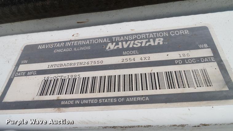 image for item DA6775 1996 International 2554 Stahly applicator truck