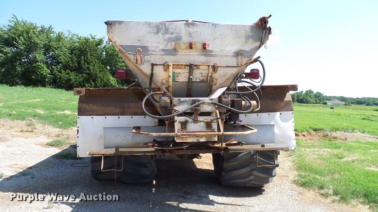 image for item DA6776 1999 Sterling L8513 Stahly Field Cruiser applicator truck