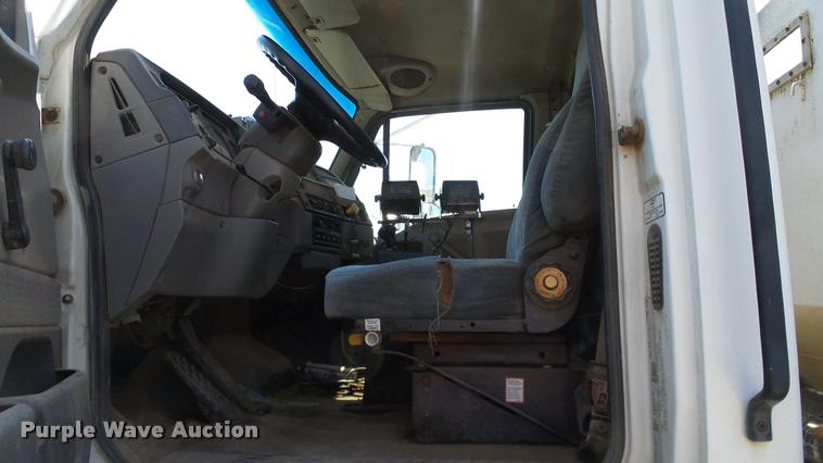 image for item DA6776 1999 Sterling L8513 Stahly Field Cruiser applicator truck