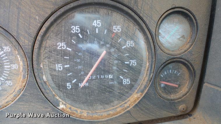 image for item DA6776 1999 Sterling L8513 Stahly Field Cruiser applicator truck