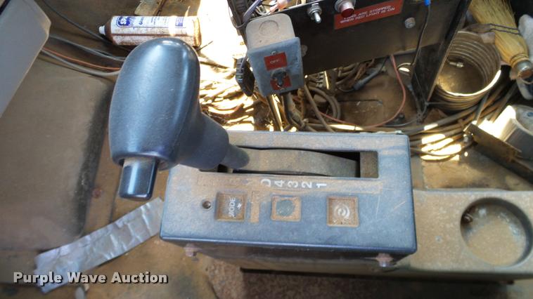 image for item DA6776 1999 Sterling L8513 Stahly Field Cruiser applicator truck