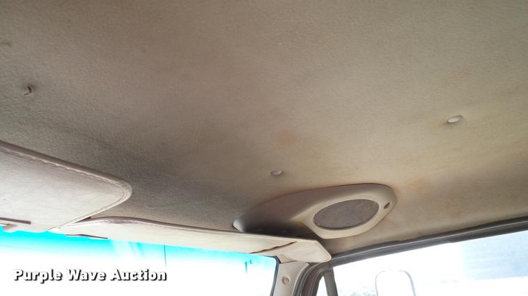 image for item DA6776 1999 Sterling L8513 Stahly Field Cruiser applicator truck