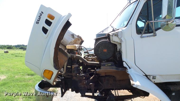 image for item DA6776 1999 Sterling L8513 Stahly Field Cruiser applicator truck