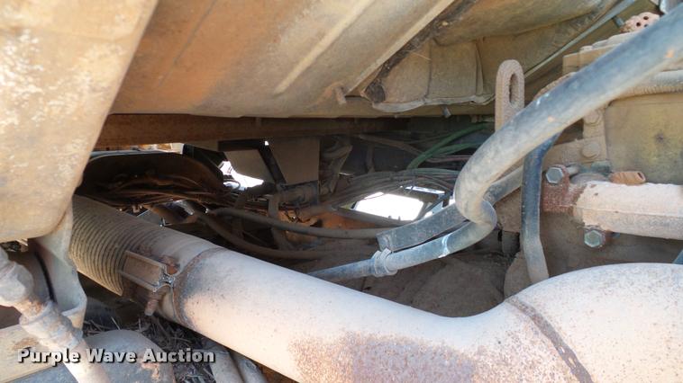 image for item DA6776 1999 Sterling L8513 Stahly Field Cruiser applicator truck