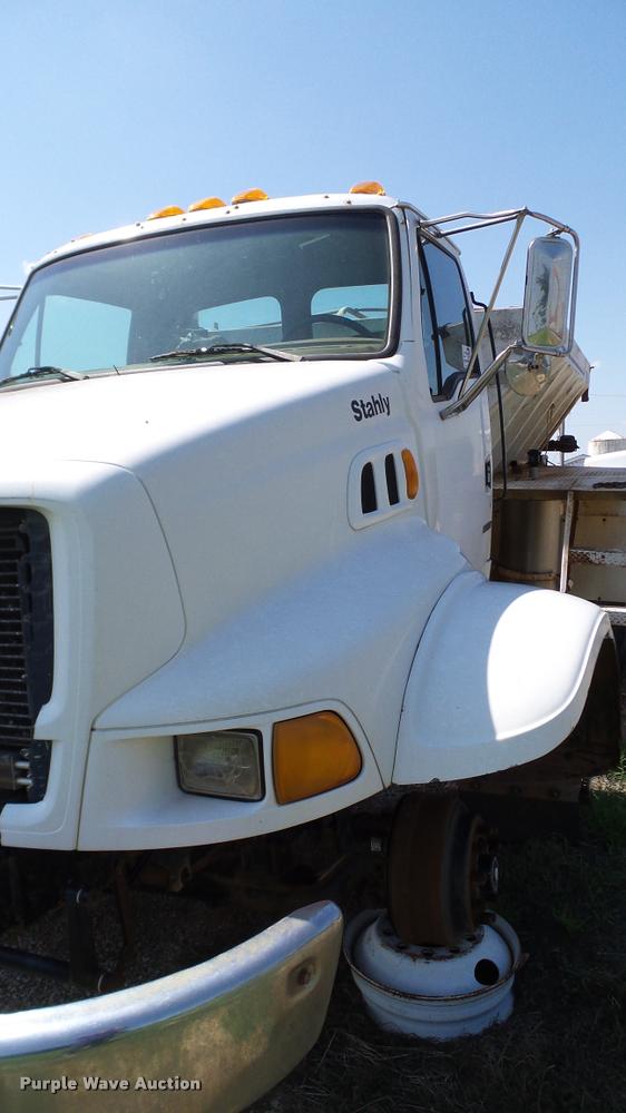 image for item DA6776 1999 Sterling L8513 Stahly Field Cruiser applicator truck