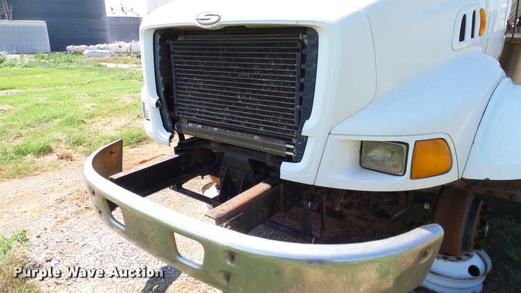 image for item DA6776 1999 Sterling L8513 Stahly Field Cruiser applicator truck