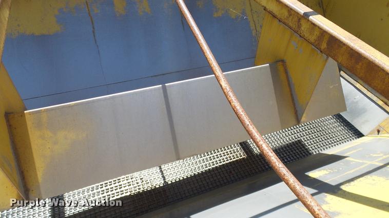 image for item DA6776 1999 Sterling L8513 Stahly Field Cruiser applicator truck