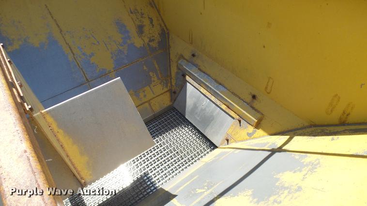 image for item DA6776 1999 Sterling L8513 Stahly Field Cruiser applicator truck