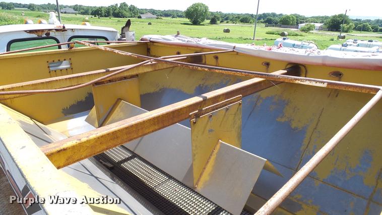 image for item DA6776 1999 Sterling L8513 Stahly Field Cruiser applicator truck