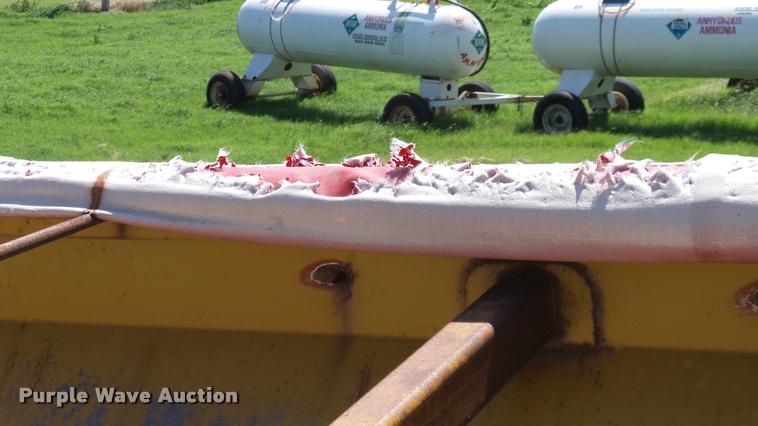 image for item DA6776 1999 Sterling L8513 Stahly Field Cruiser applicator truck