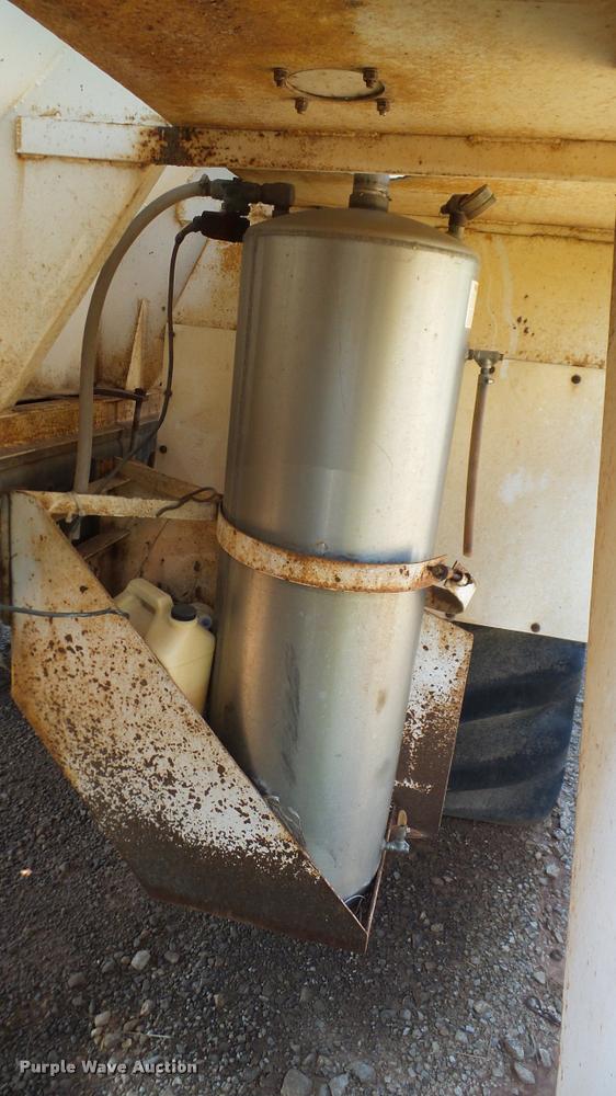 image for item DA6776 1999 Sterling L8513 Stahly Field Cruiser applicator truck