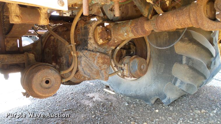 image for item DA6776 1999 Sterling L8513 Stahly Field Cruiser applicator truck