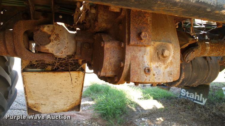 image for item DA6776 1999 Sterling L8513 Stahly Field Cruiser applicator truck