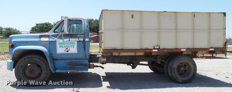 image for item DA6779 1979 Chevrolet C60 grain truck