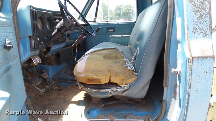 image for item DA6779 1979 Chevrolet C60 grain truck