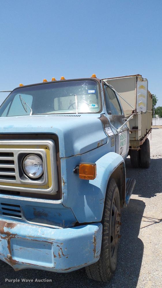 image for item DA6779 1979 Chevrolet C60 grain truck