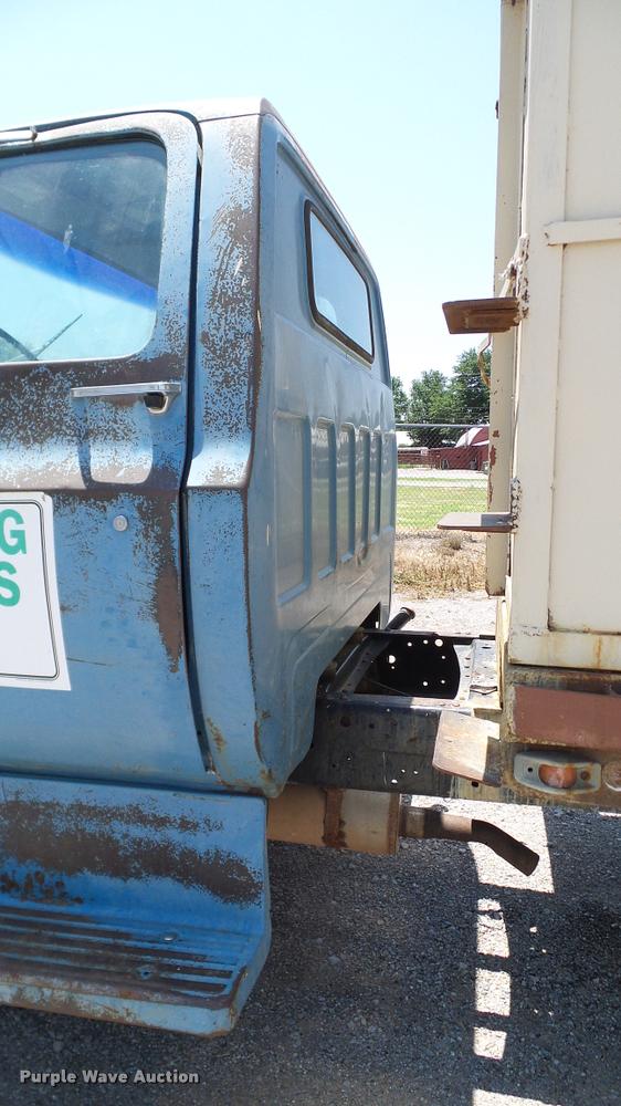 image for item DA6779 1979 Chevrolet C60 grain truck