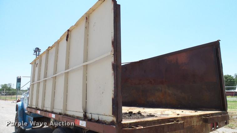 image for item DA6779 1979 Chevrolet C60 grain truck