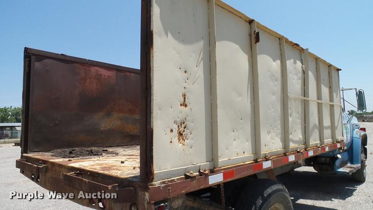 image for item DA6779 1979 Chevrolet C60 grain truck