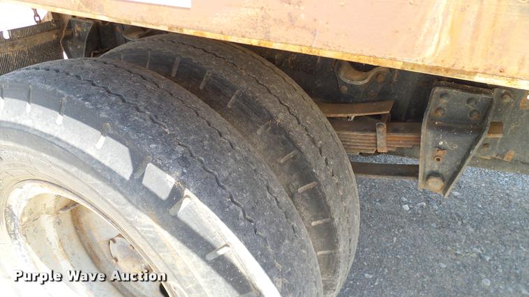 image for item DA6779 1979 Chevrolet C60 grain truck