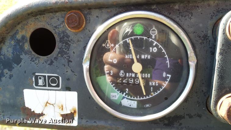 image for item DA6808 1981 International Harvester 274 Offset tractor