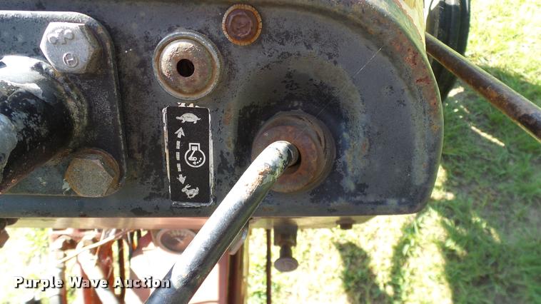 image for item DA6808 1981 International Harvester 274 Offset tractor