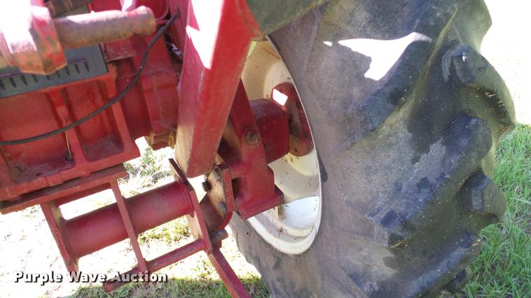 image for item DA6808 1981 International Harvester 274 Offset tractor