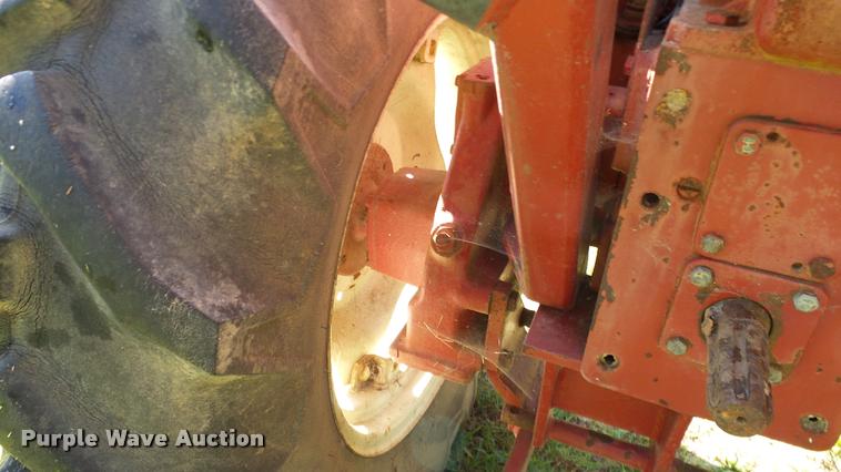 image for item DA6808 1981 International Harvester 274 Offset tractor