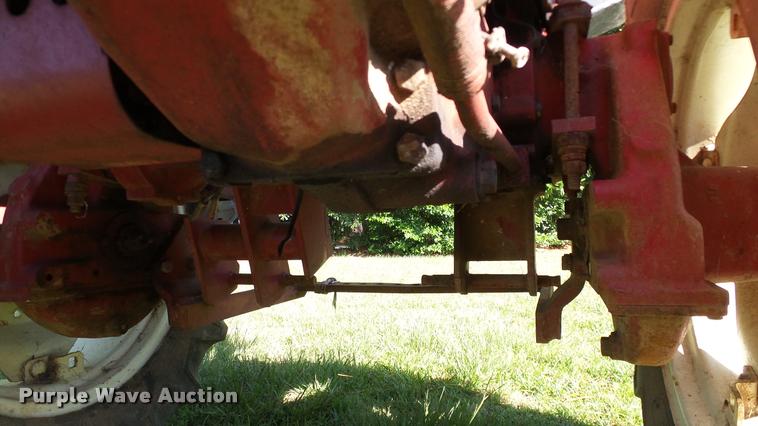 image for item DA6808 1981 International Harvester 274 Offset tractor