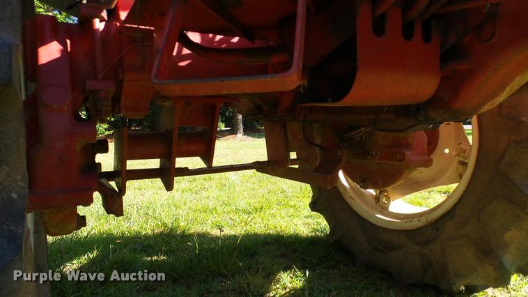 image for item DA6808 1981 International Harvester 274 Offset tractor