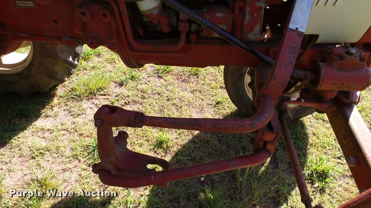image for item DA6808 1981 International Harvester 274 Offset tractor
